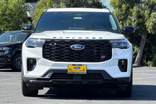 Star White Metallic Tri-Coat 2026 Ford Explorer ST