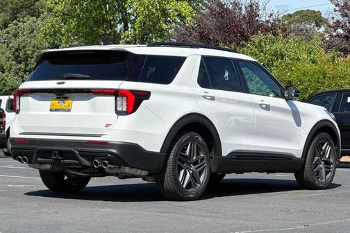 Star White Metallic Tri-Coat 2026 Ford Explorer ST