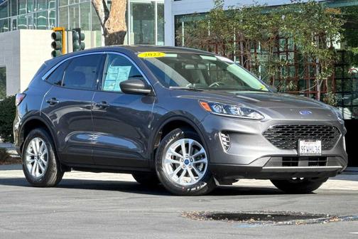 Carbonized Gray Metallic 2022 Ford Escape SE