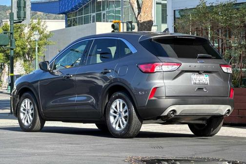 Carbonized Gray Metallic 2022 Ford Escape SE