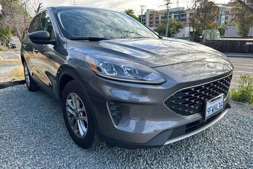 Carbonized Gray Metallic 2022 Ford Escape SE
