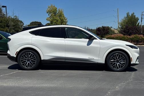 Star White Metallic Tri-Coat 2026 Ford Mustang Mach-E Premium