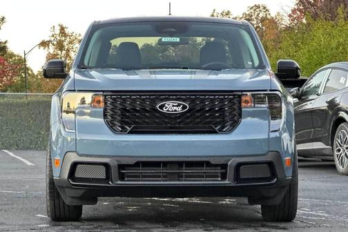 Azure Gray Metallic Tri-Coat 2025 Ford Maverick XLT