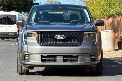 2026 Ford Maverick Lobo Standard