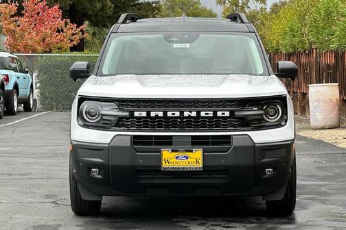 Oxford White 2026 Ford Bronco Sport Outer Banks