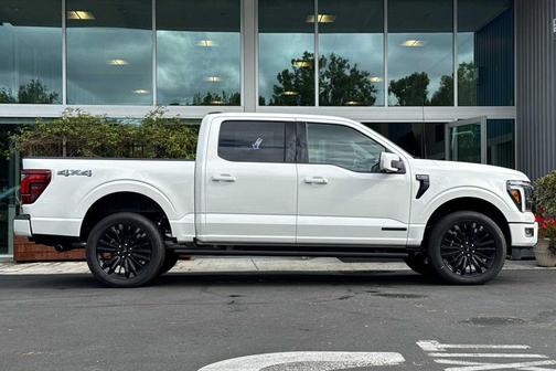 Star White Metallic Tri-Coat 2026 Ford F-150 Platinum