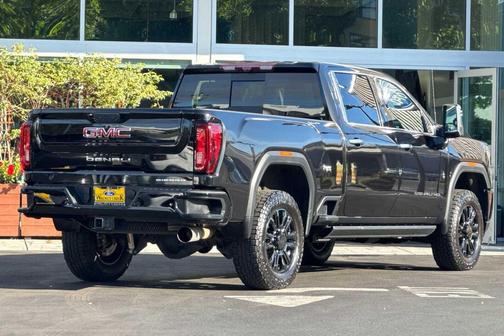 2023 GMC Sierra 2500 Denali