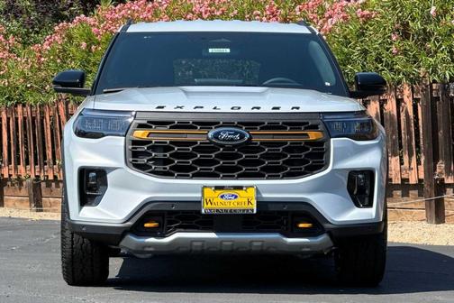 Space White Metallic 2026 Ford Explorer Tremor
