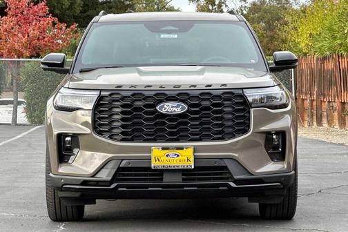 Marsh Gray 2027 Ford Explorer ST-Line