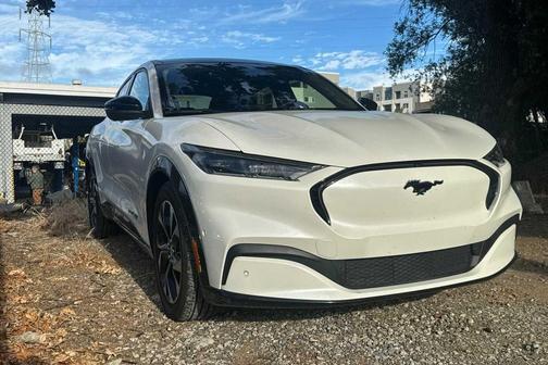 Star White Metallic Tri-Coat 2023 Ford Mustang Mach-E Premium