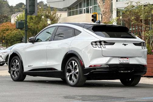 Space White Metallic 2023 Ford Mustang Mach-E Premium