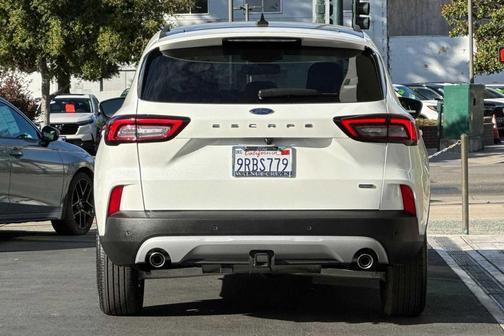 Star White Metallic Tri-Coat 2024 Ford Escape PHEV SE