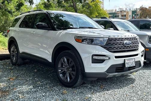 Star White Metallic Tri-Coat 2023 Ford Explorer XLT