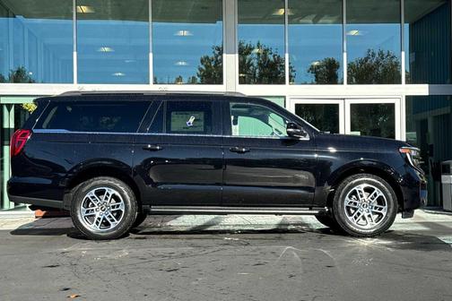 2025 Ford Expedition Max Active 4x4