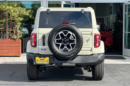 Desert Sand 2026 Ford Bronco Outer Banks