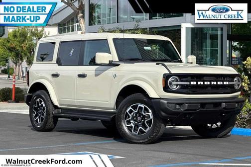 Desert Sand 2026 Ford Bronco Outer Banks