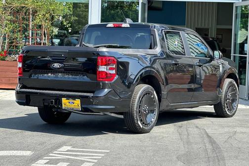 2025 Ford Maverick Lobo Standard
