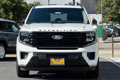 Star White Metallic Tri-Coat 2027 Ford Expedition Max Platinum