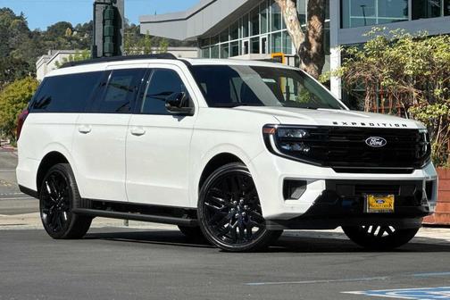 Star White Metallic Tri-Coat 2027 Ford Expedition Max Platinum