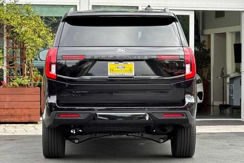 Agate Black Metallic 2026 Ford Expedition Platinum