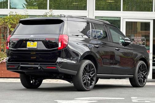 Agate Black Metallic 2026 Ford Expedition Platinum