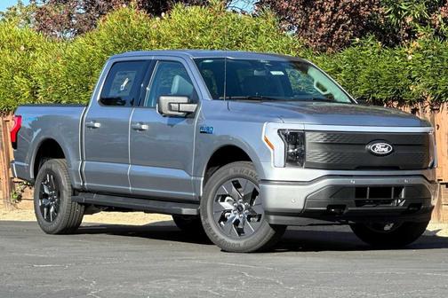 2025 Ford F-150 Lightning Flash