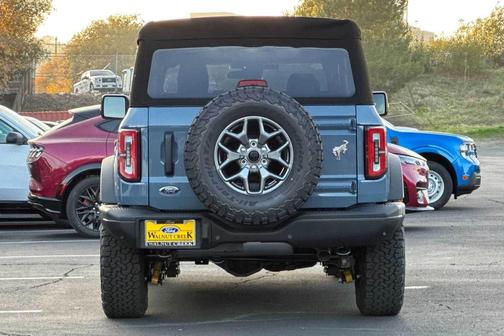 Azure Gray Metallic Tri-Coat 2025 Ford Bronco Badlands