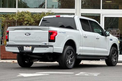 2024 Ford F-150 Lightning Flash
