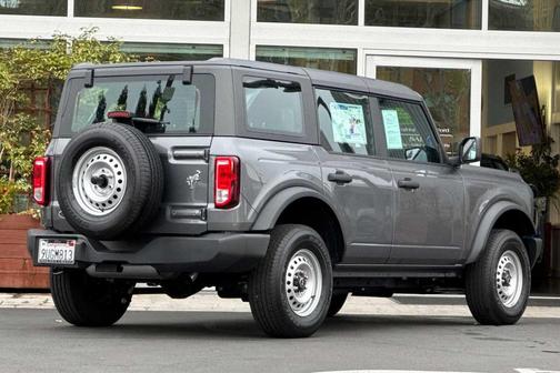 2025 Ford Bronco Base