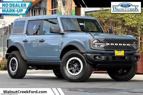 Azure Gray Metallic Tri-Coat 2025 Ford Bronco Badlands