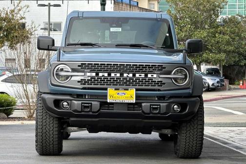 Azure Gray Metallic Tri-Coat 2025 Ford Bronco Badlands