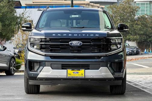2025 Ford Expedition Platinum