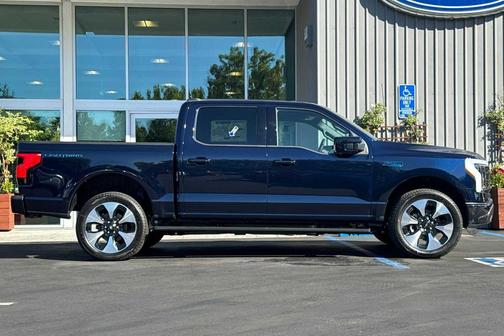 2025 Ford F-150 Lightning Platinum