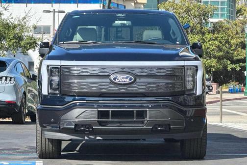 2025 Ford F-150 Lightning Platinum