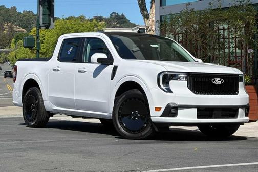 2025 Ford Maverick Lobo Standard