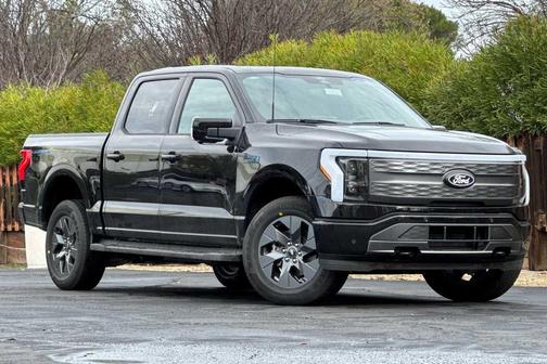 2025 Ford F-150 Lightning LARIAT