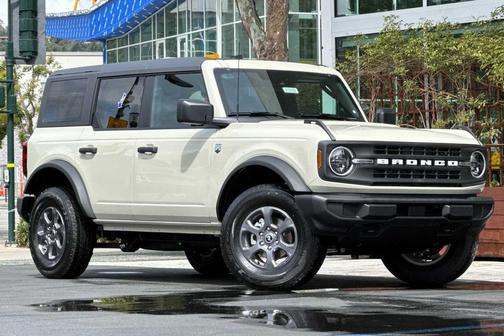 Desert Sand 2026 Ford Bronco Big Bend