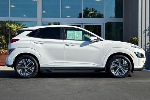 2022 Hyundai KONA EV SEL