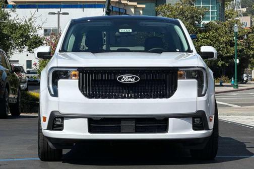 2025 Ford Maverick Lobo Standard