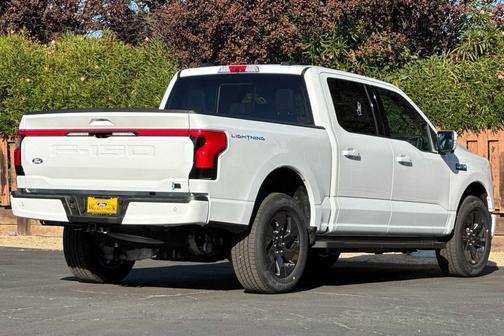 2025 Ford F-150 Lightning LARIAT