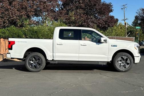 2025 Ford F-150 Lightning LARIAT