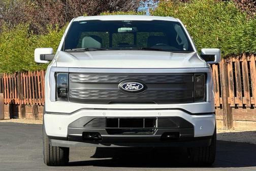 2025 Ford F-150 Lightning LARIAT