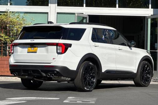 Star White Metallic Tri-Coat 2027 Ford Explorer ST