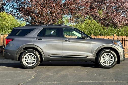 2026 Ford Explorer 4DR 4WD Active