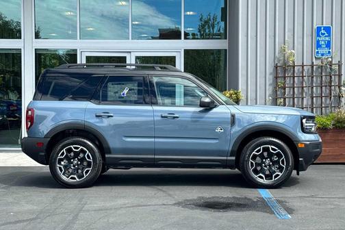 Azure Gray Metallic Tri-Coat 2026 Ford Bronco Sport Outer Banks