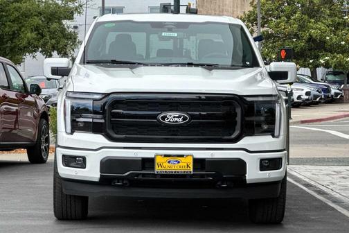Star White Metallic Tri-Coat 2026 Ford F-150 Lariat