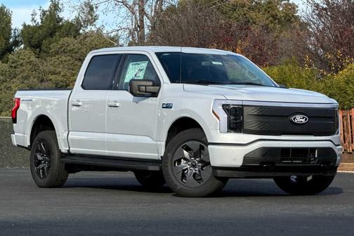 2025 Ford F-150 Lightning Flash