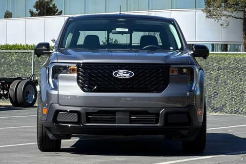 Carbonized Gray Metallic 2026 Ford Maverick Lariat