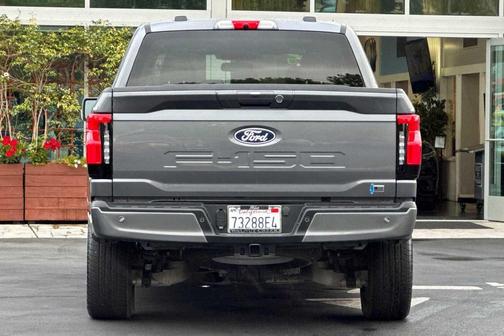 2024 Ford F-150 Lightning Flash
