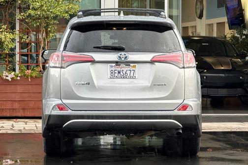 2018 Toyota RAV4 Hybrid XLE